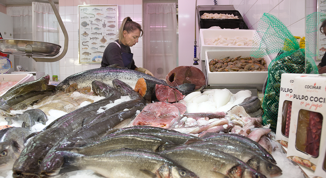 Pescadería El Faro en el Mercado de Abastos de Tudela